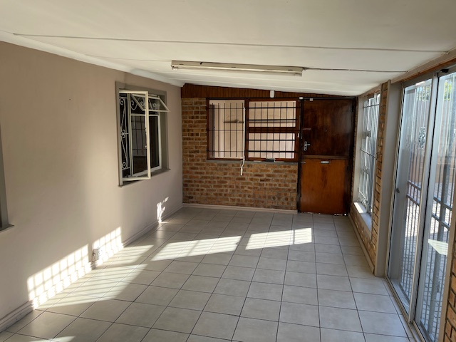 To Let 4 Bedroom Property for Rent in Groenvallei Western Cape
